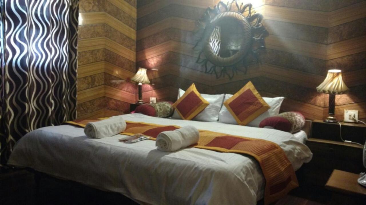 Goroomgo Ankur Lake View Mall Road Nainital - Prime Location With Luxury Room Extérieur photo