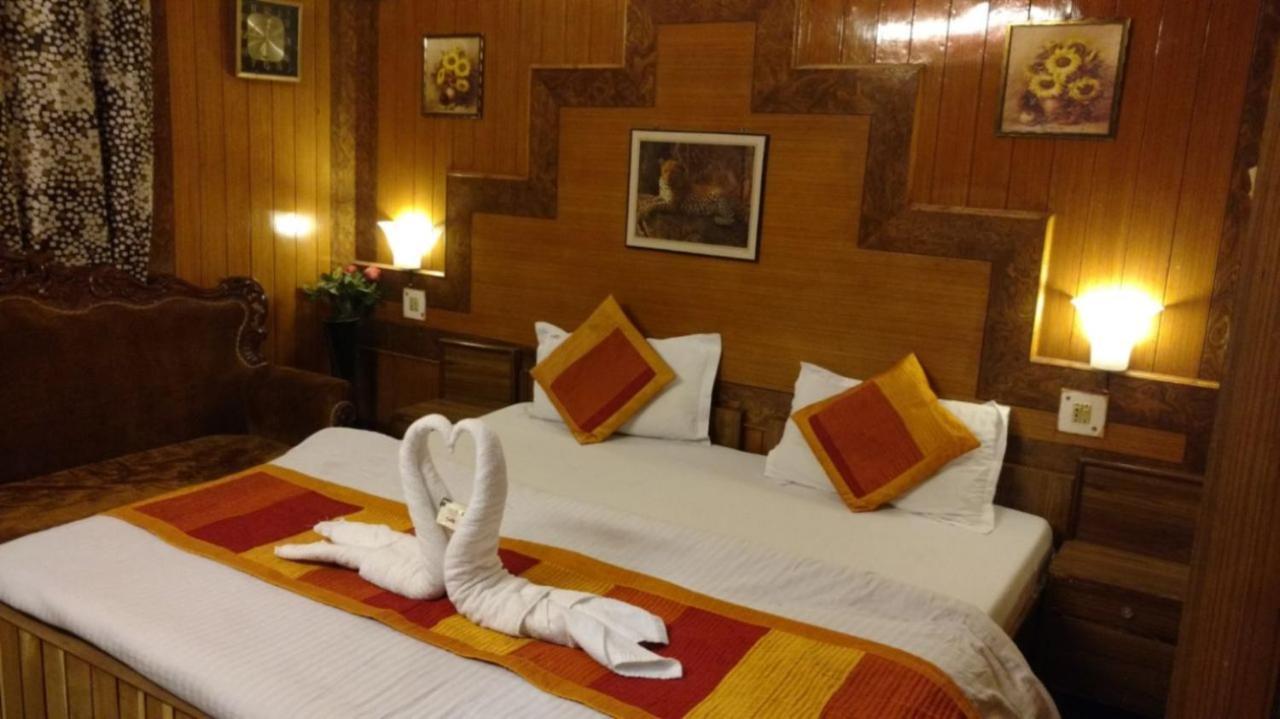 Goroomgo Ankur Lake View Mall Road Nainital - Prime Location With Luxury Room Extérieur photo